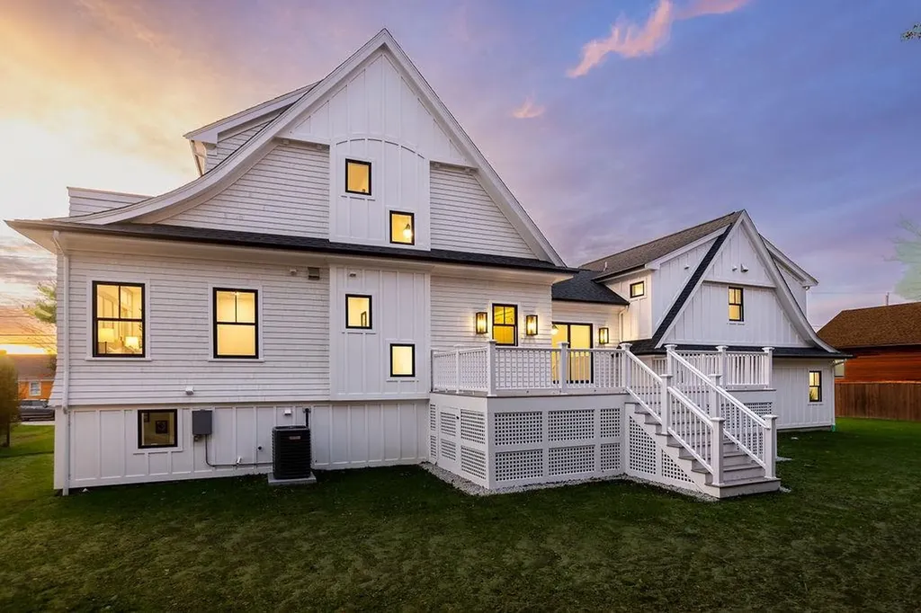 84 Allston Avenue Middletown RI 02842