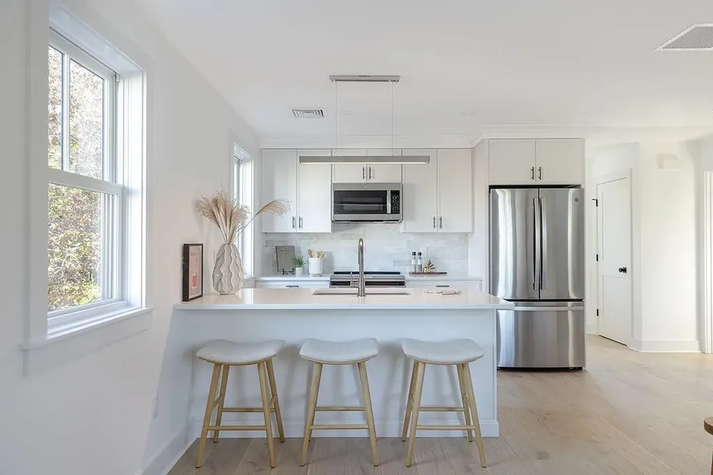 84 Allston Avenue Middletown RI 02842