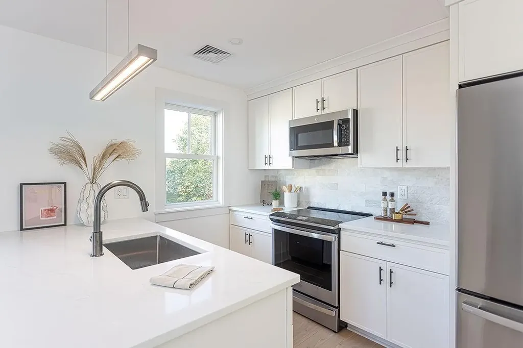 84 Allston Avenue Middletown RI 02842