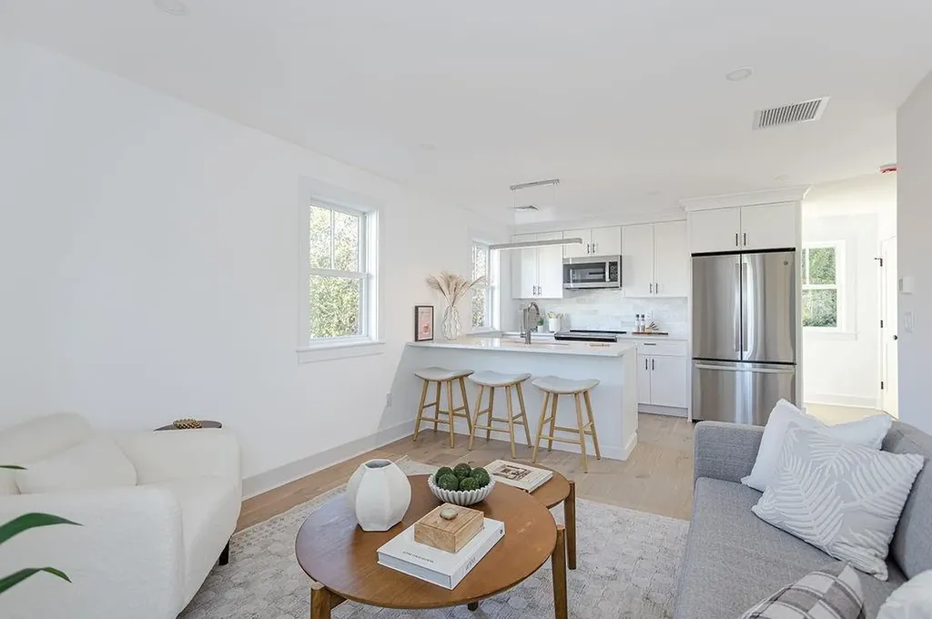 84 Allston Avenue Middletown RI 02842