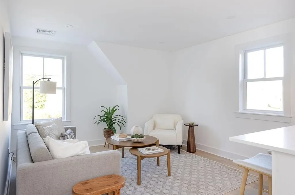 84 Allston Avenue Middletown RI 02842