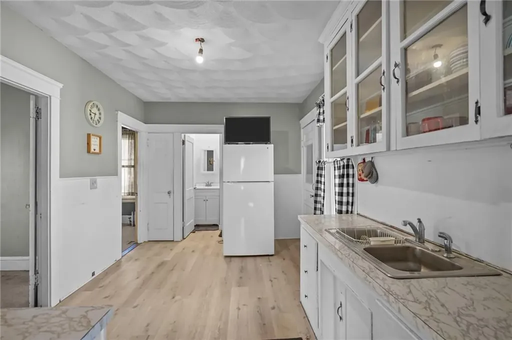 107 Wayne Street Warwick RI 02889