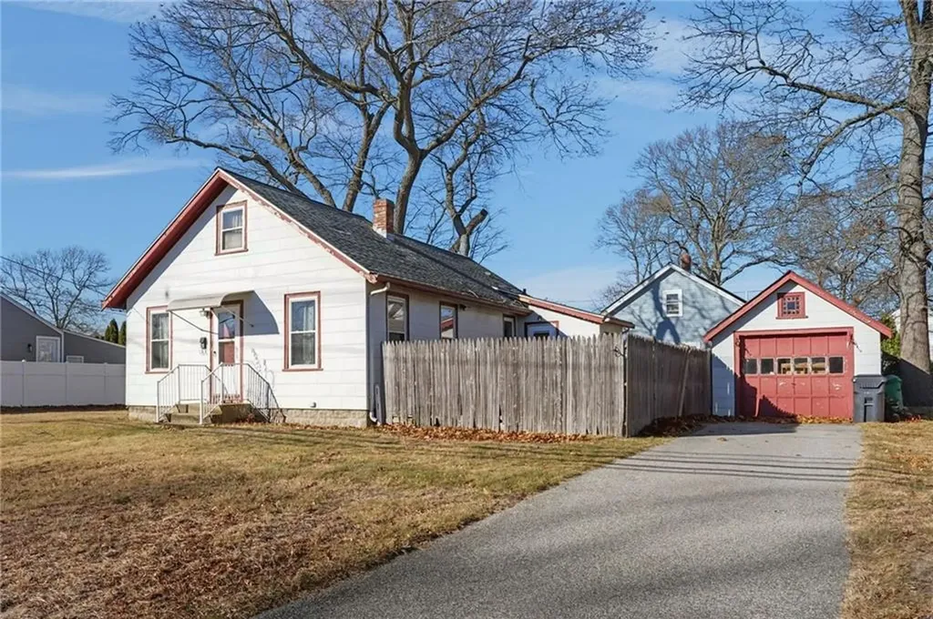 107 Wayne Street Warwick RI 02889