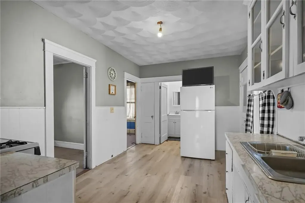 107 Wayne Street Warwick RI 02889