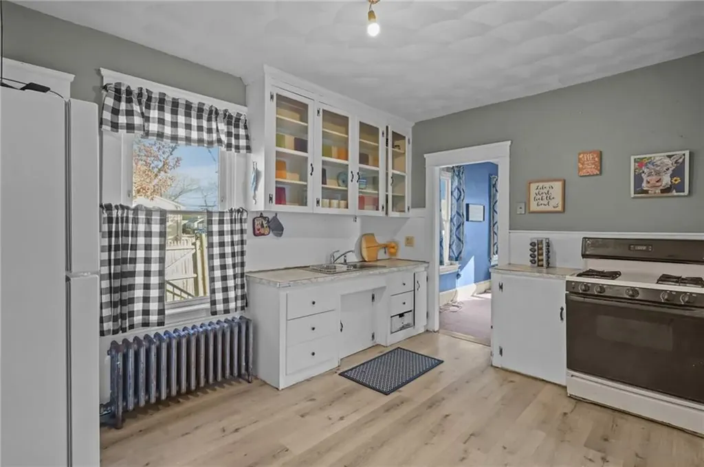 107 Wayne Street Warwick RI 02889