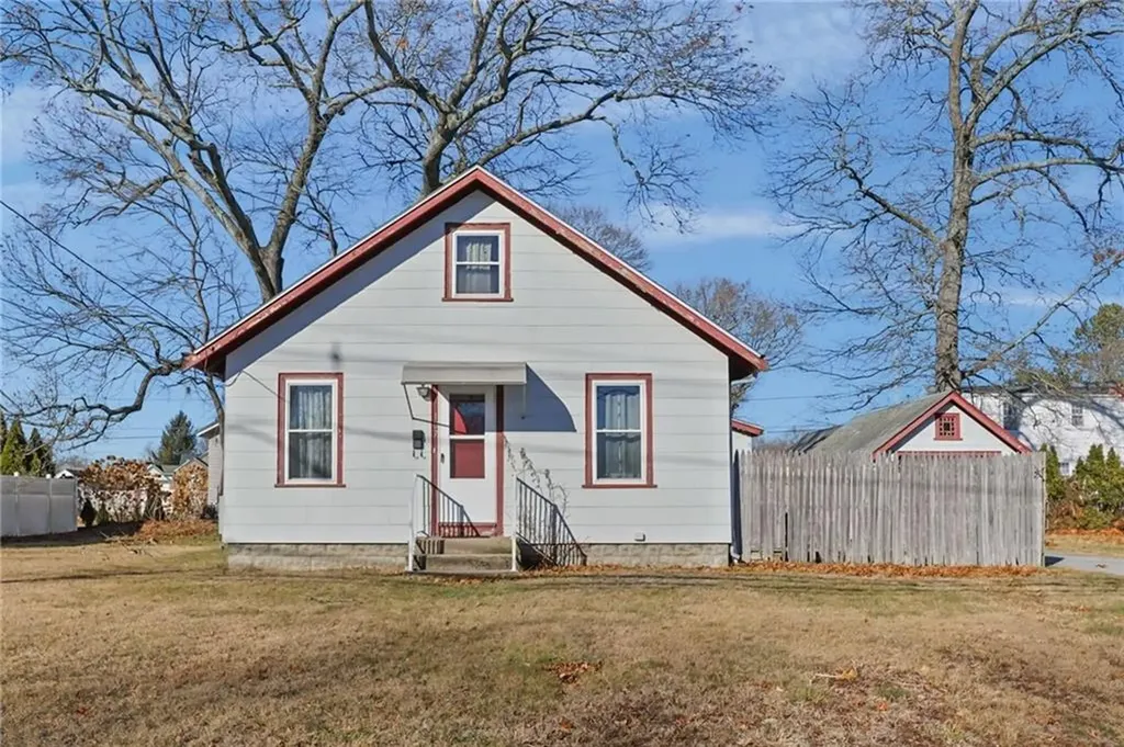 107 Wayne Street Warwick RI 02889