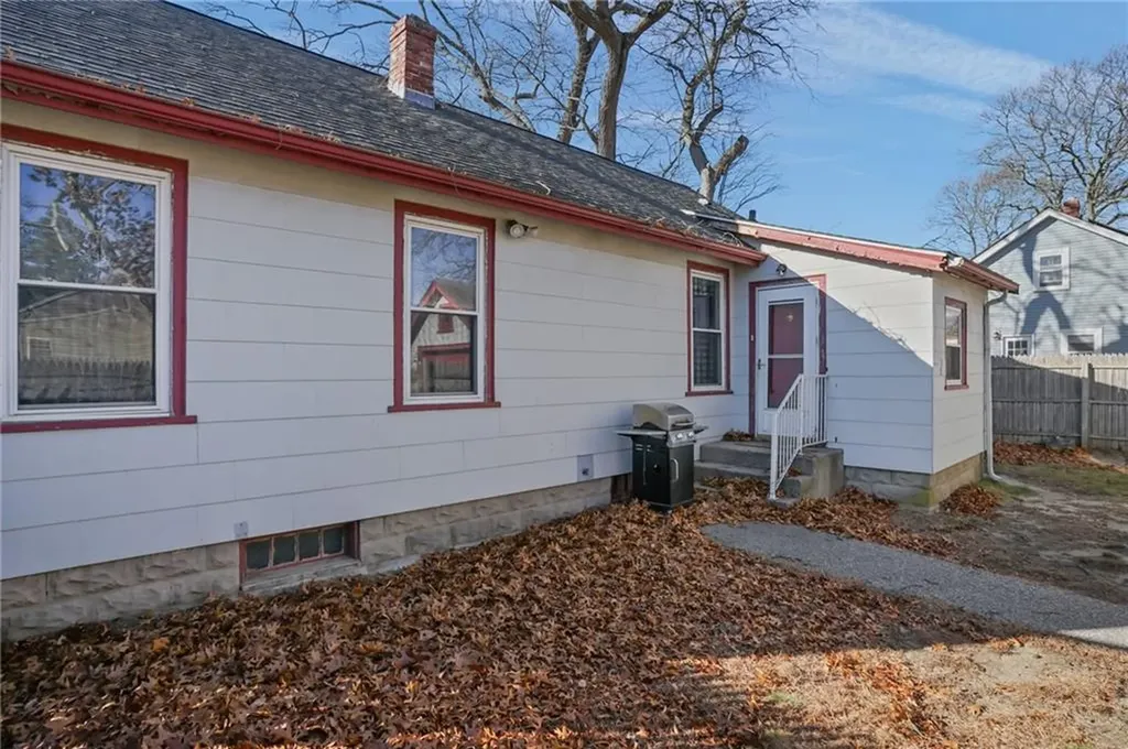 107 Wayne Street Warwick RI 02889