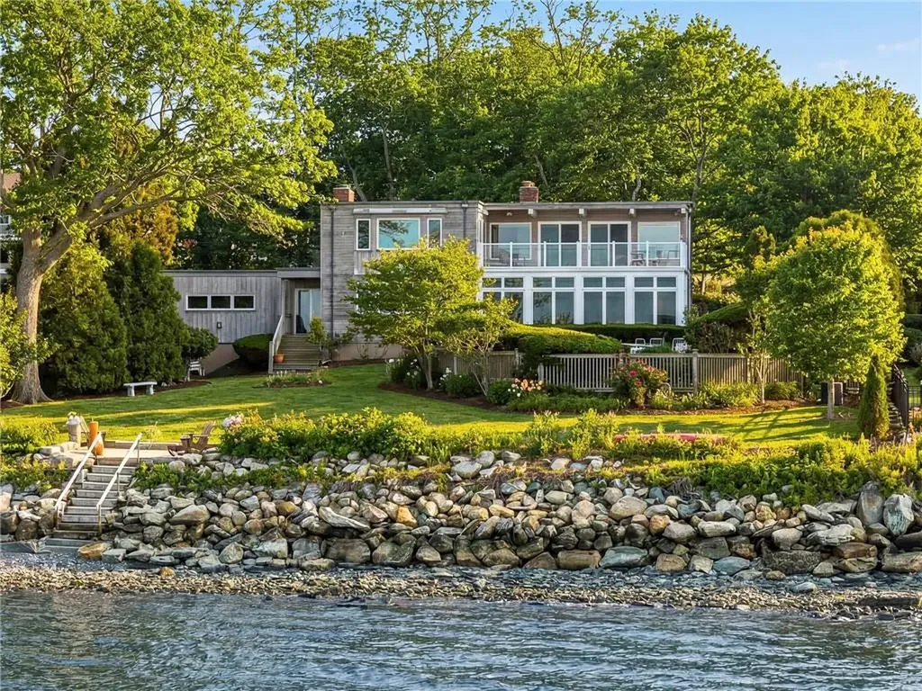 53 Shore Road Bristol RI 02809