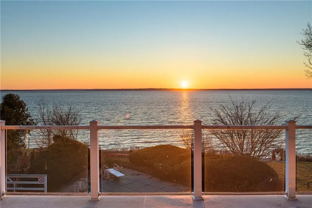 53 Shore Road Bristol RI 02809