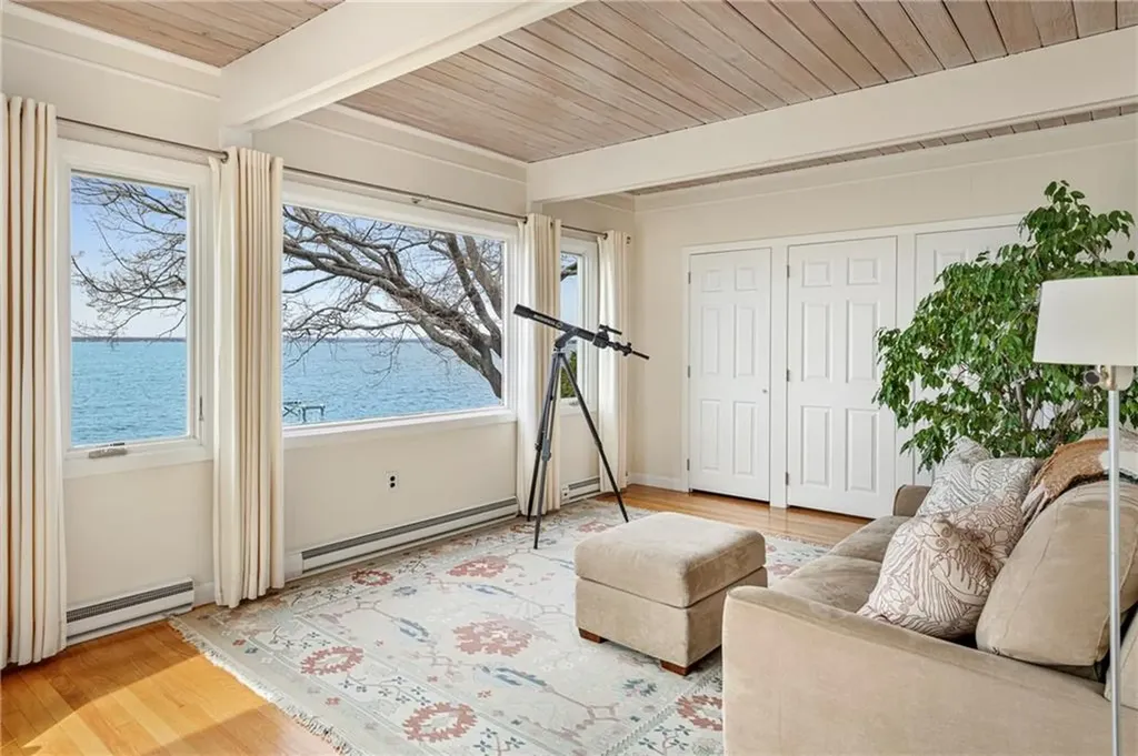 53 Shore Road Bristol RI 02809