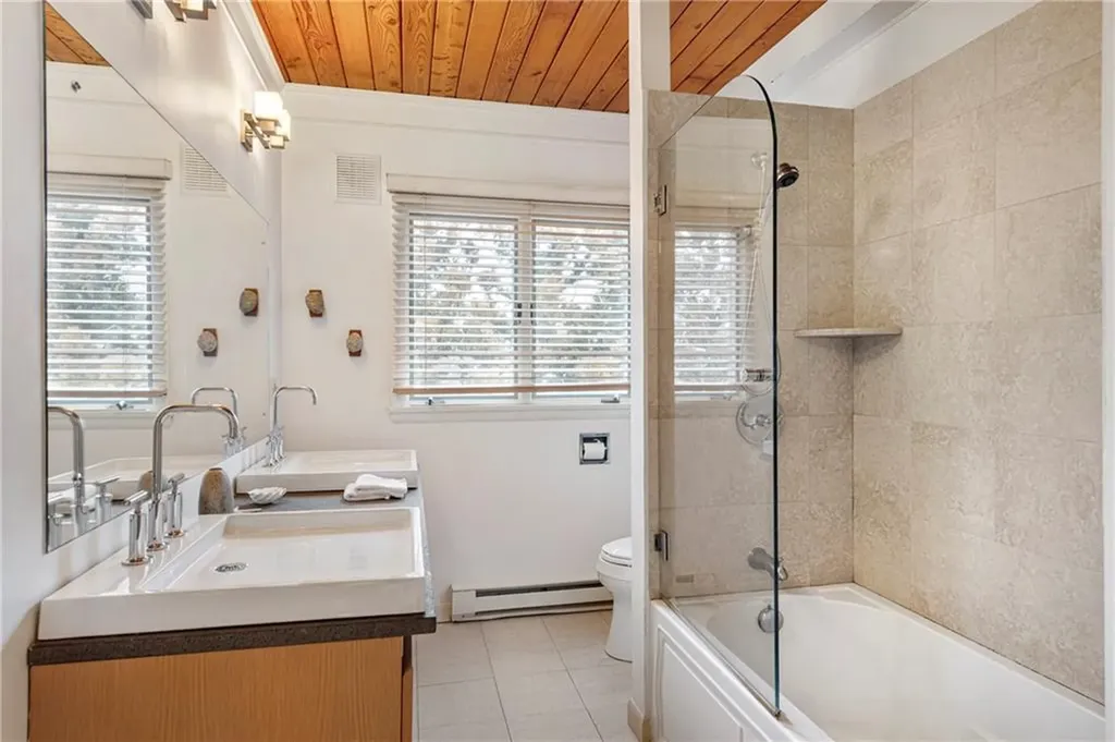 53 Shore Road Bristol RI 02809
