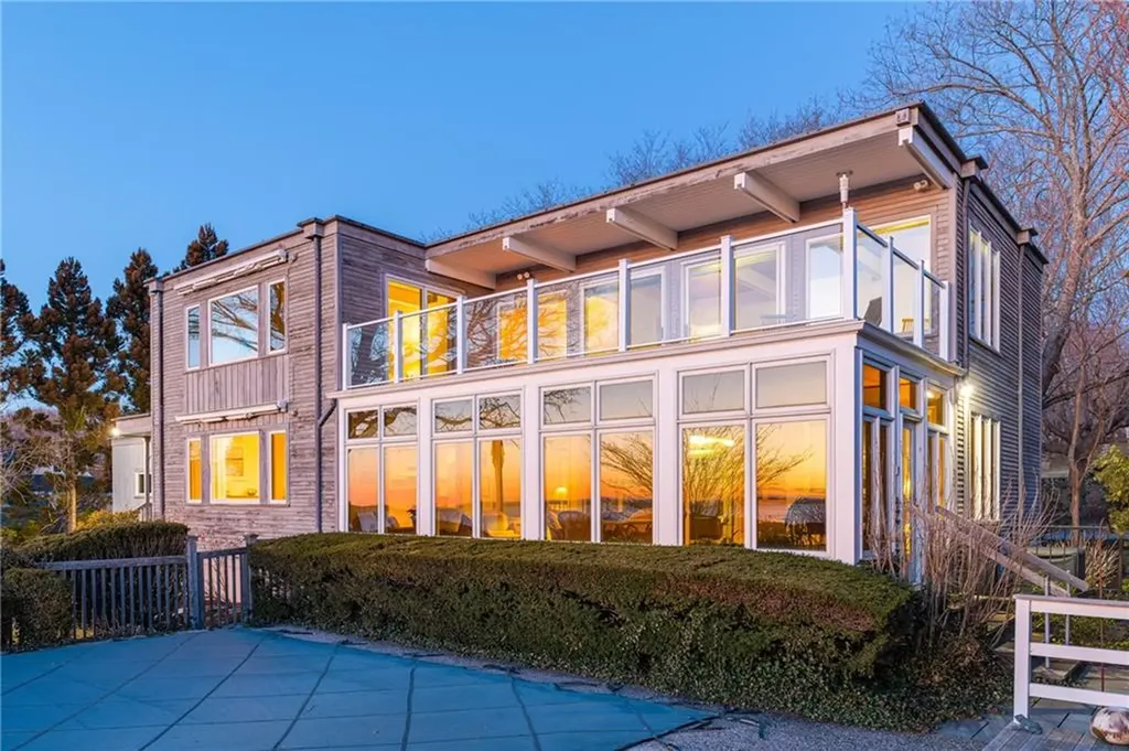 53 Shore Road Bristol RI 02809