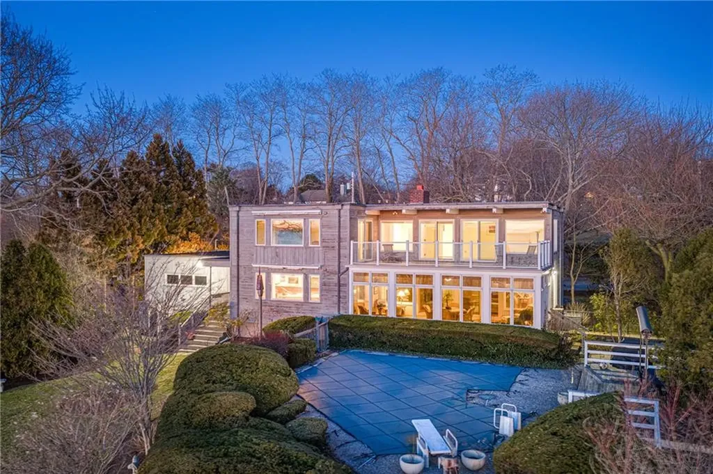 53 Shore Road Bristol RI 02809