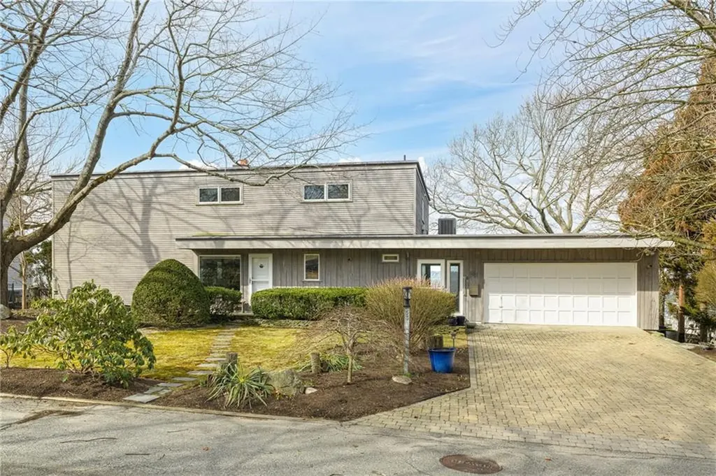 53 Shore Road Bristol RI 02809