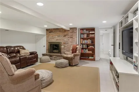 53 Shore Road Bristol RI 02809