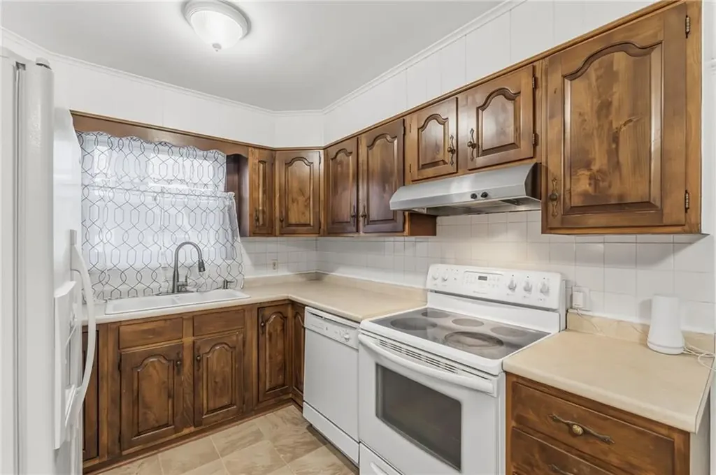 21 Webb Street Providence RI 02908