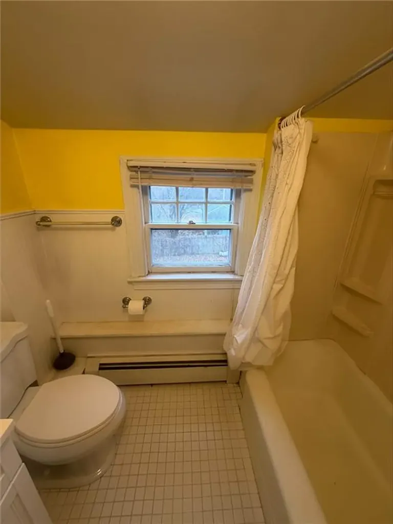 97 Floral Avenue North Kingstown RI 02852