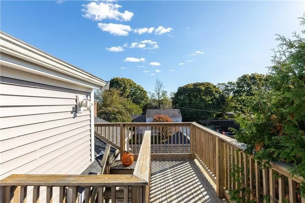 4 James Street Middletown RI 02842