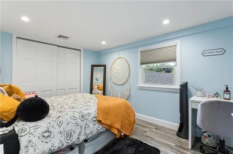 4 James Street Middletown RI 02842