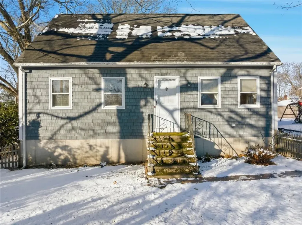 8 Harris Avenue Warren RI 02885