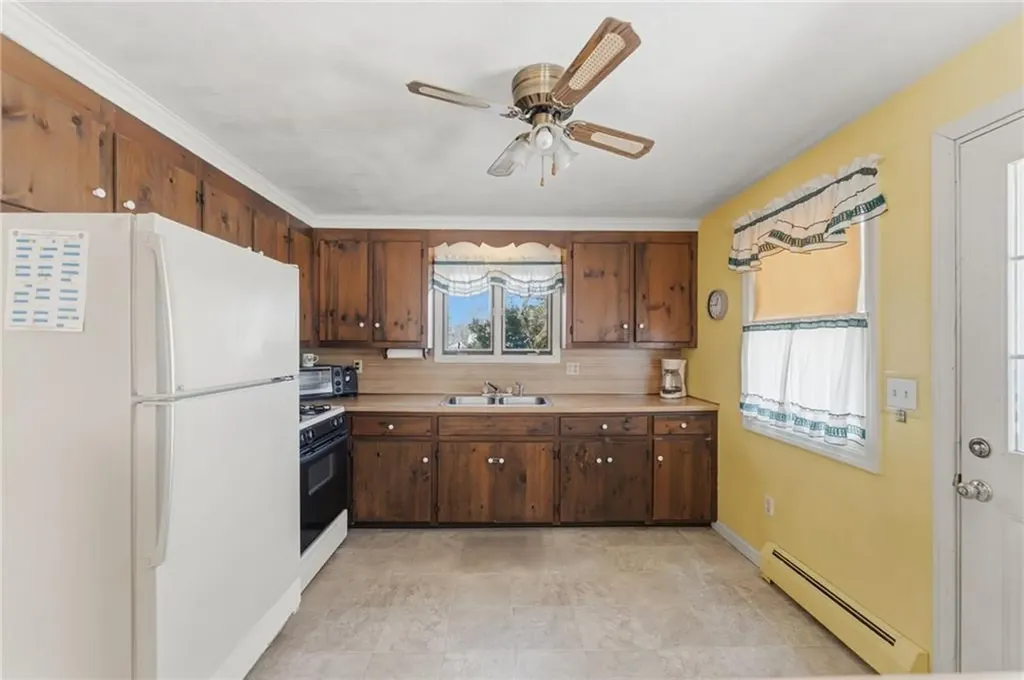 8 Harris Avenue Warren RI 02885