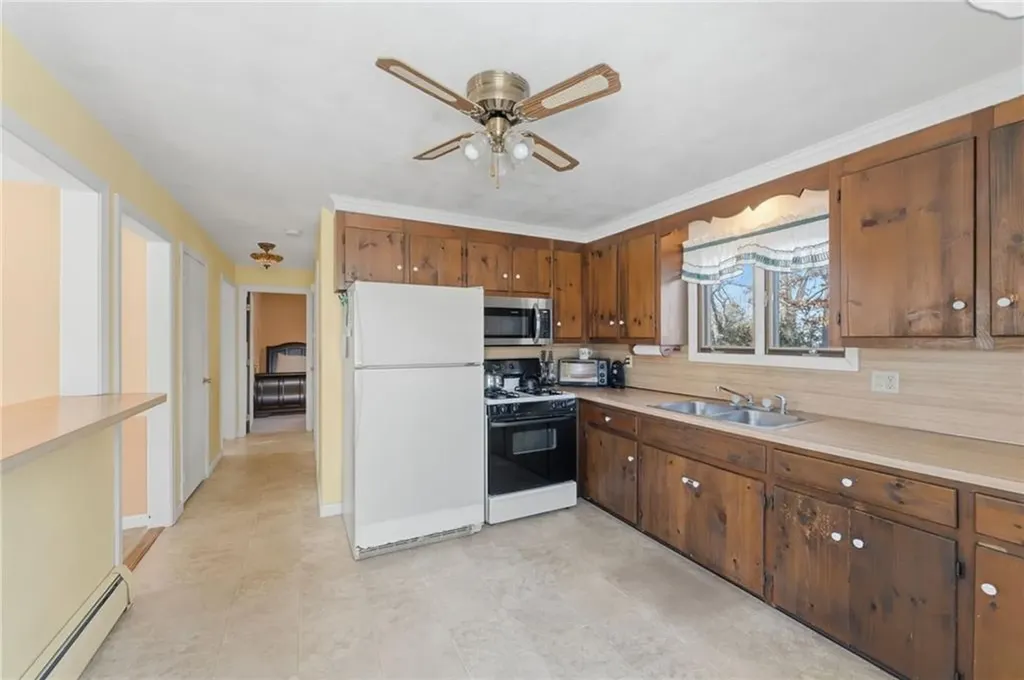 8 Harris Avenue Warren RI 02885