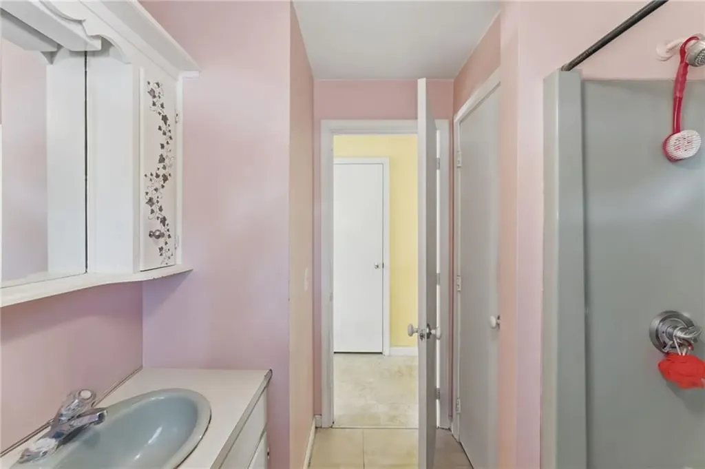 8 Harris Avenue Warren RI 02885