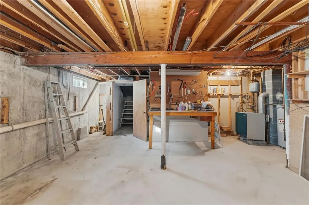 8 Harris Avenue Warren RI 02885