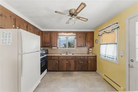 8 Harris Avenue Warren RI 02885