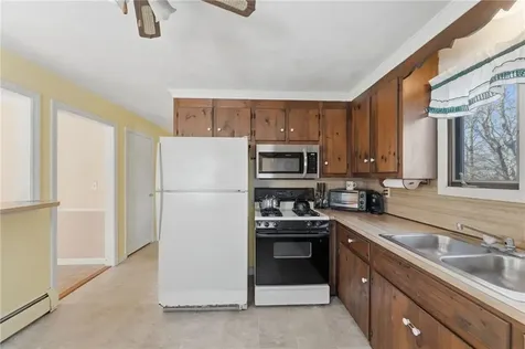 8 Harris Avenue Warren RI 02885