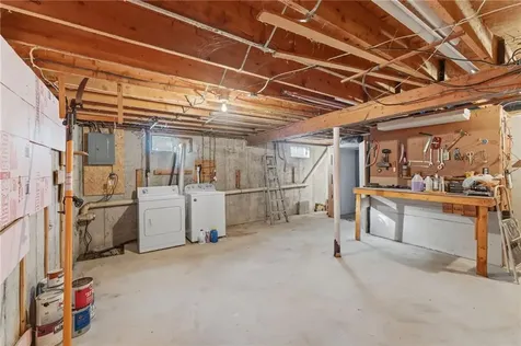 8 Harris Avenue Warren RI 02885