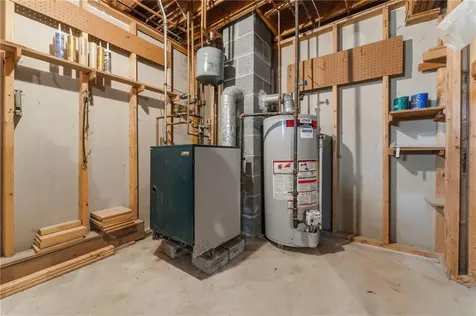 8 Harris Avenue Warren RI 02885