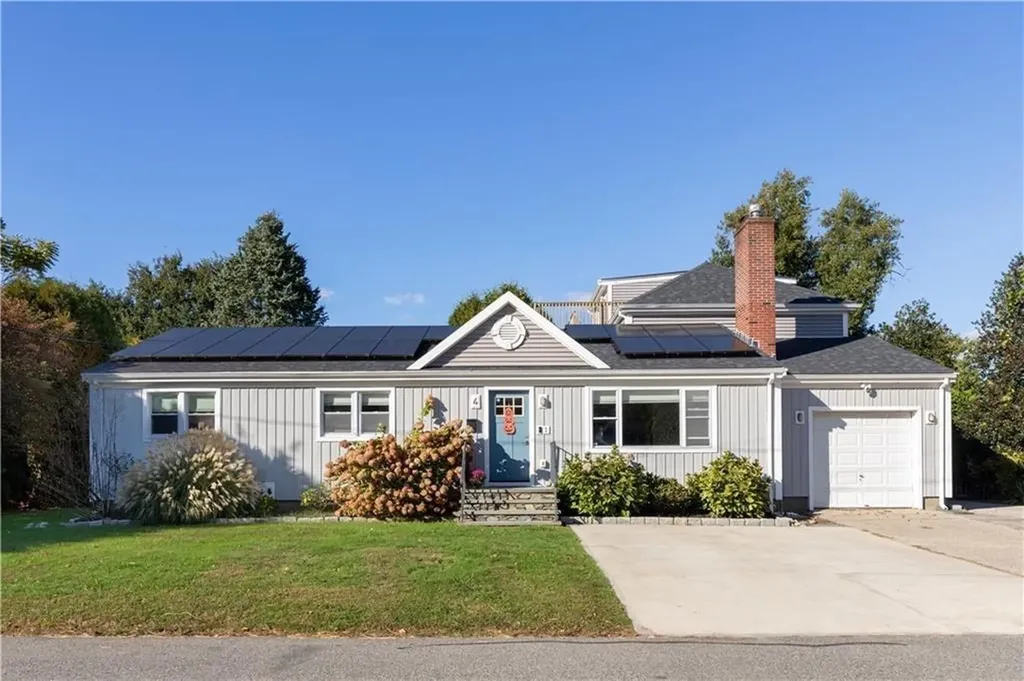 Middletown RI, 4 James Street, Unit 1