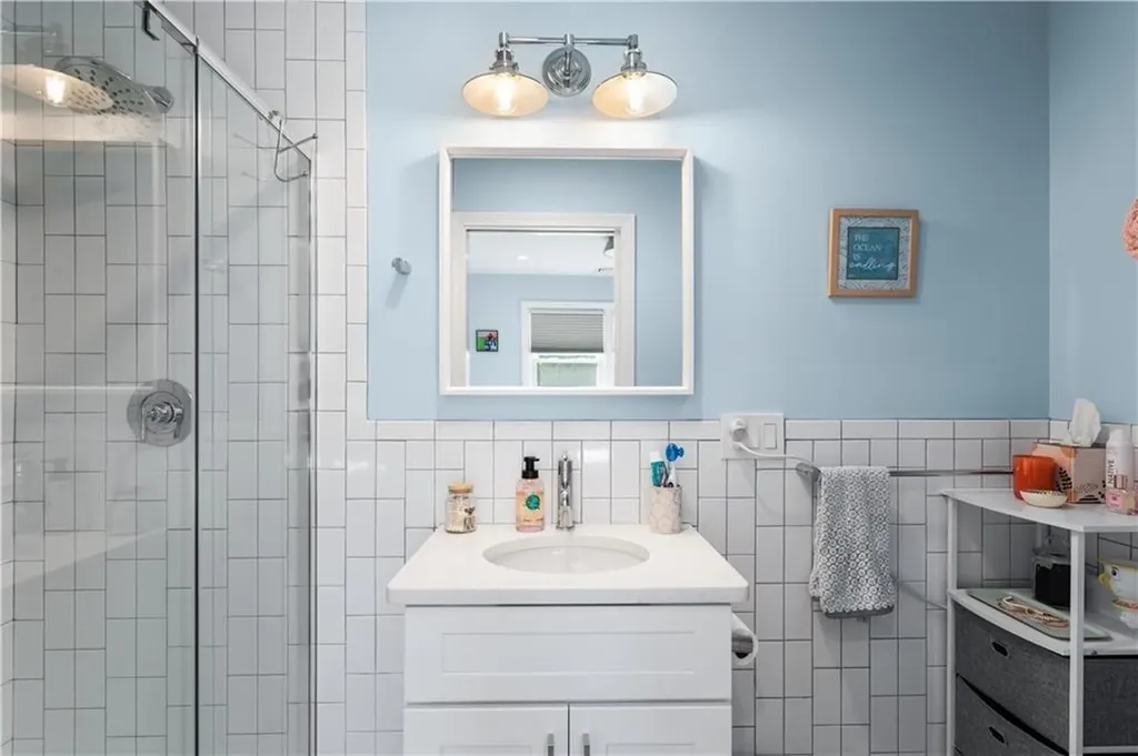 4 James Street Middletown RI 02842