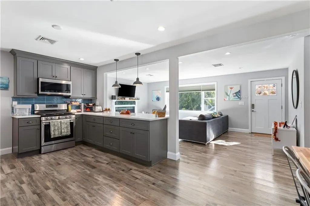 4 James Street Middletown RI 02842