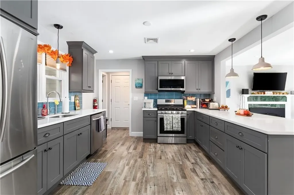 4 James Street Middletown RI 02842