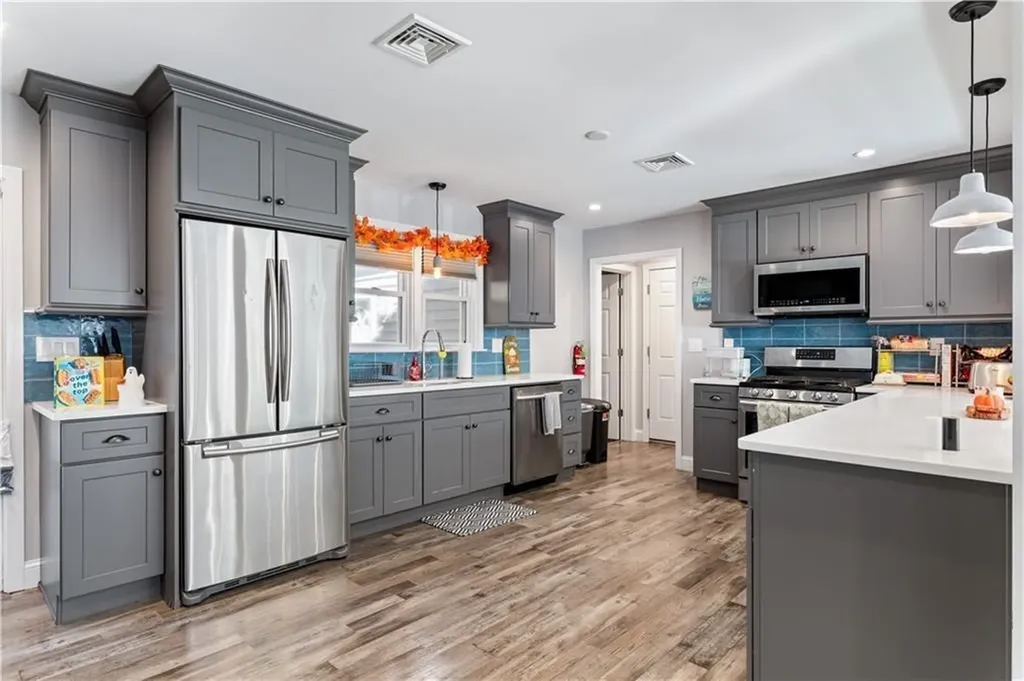 4 James Street Middletown RI 02842