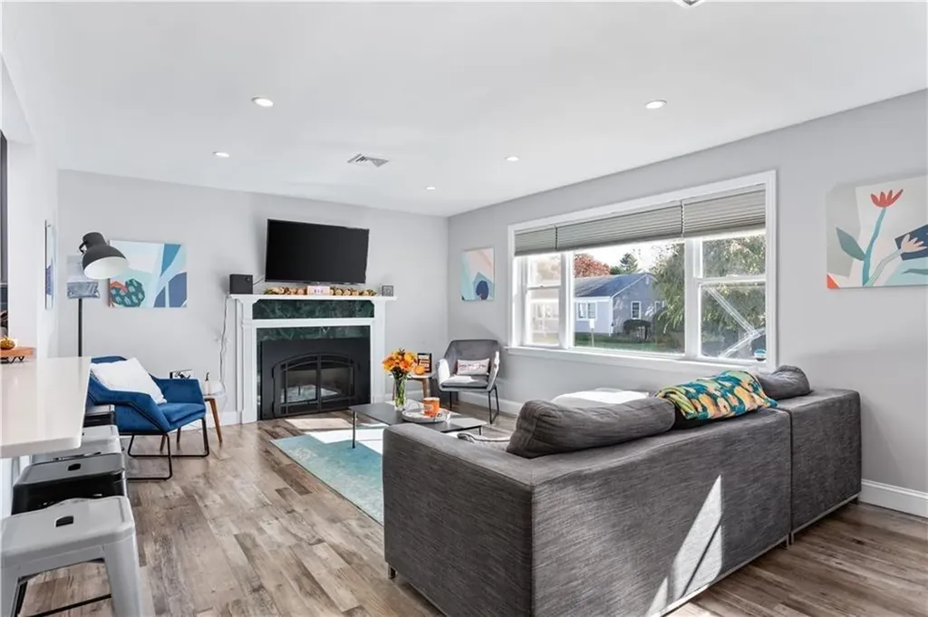 4 James Street Middletown RI 02842