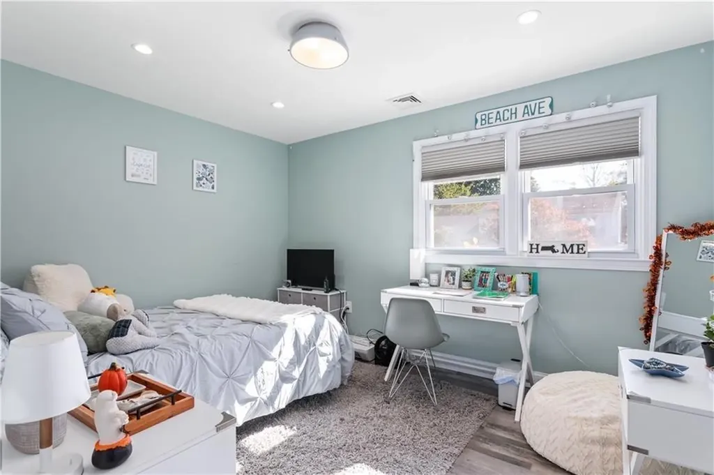 4 James Street Middletown RI 02842