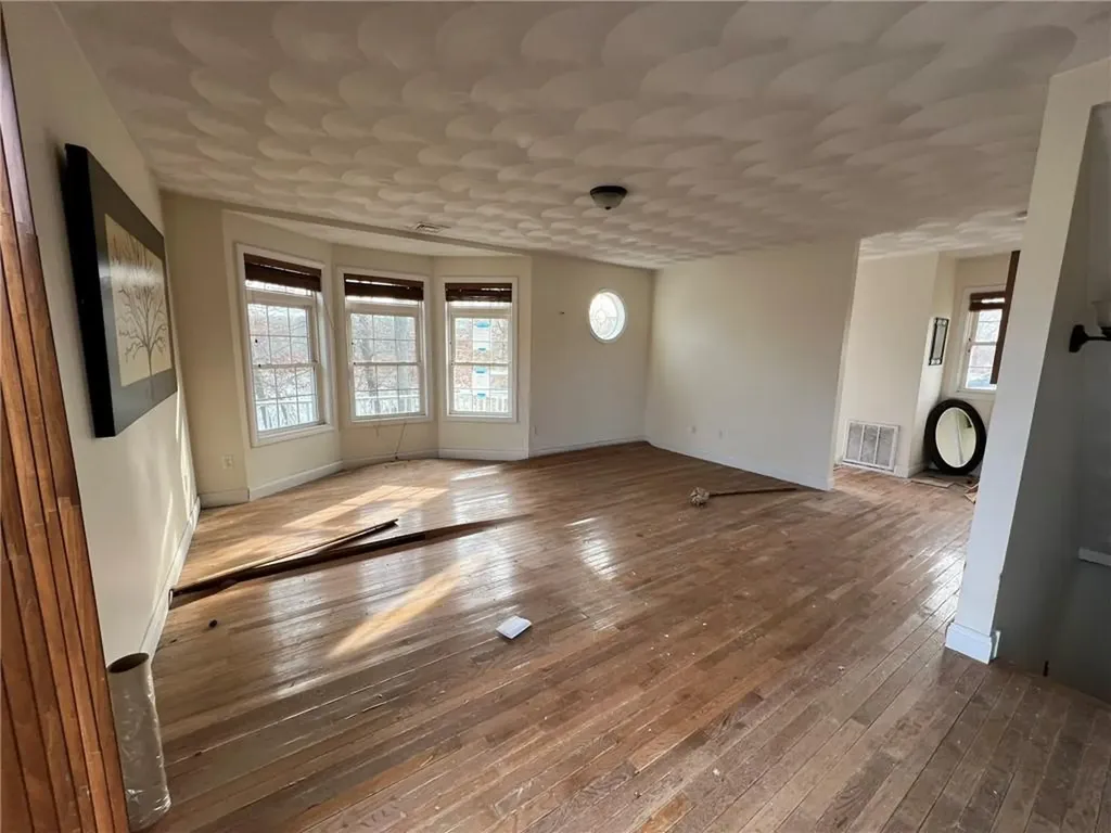 140 Lake View Road Cranston RI 02920