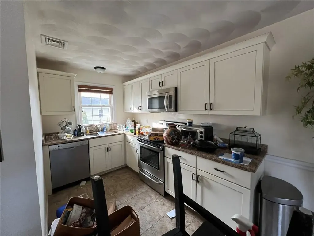 140 Lake View Road Cranston RI 02920