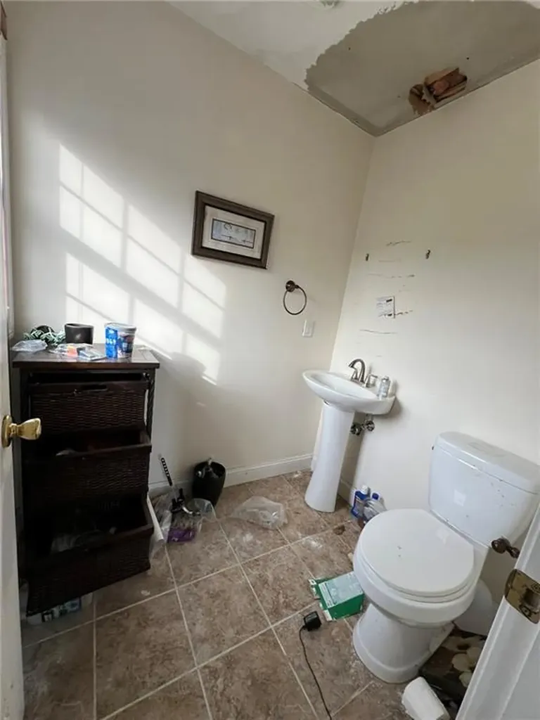 140 Lake View Road Cranston RI 02920