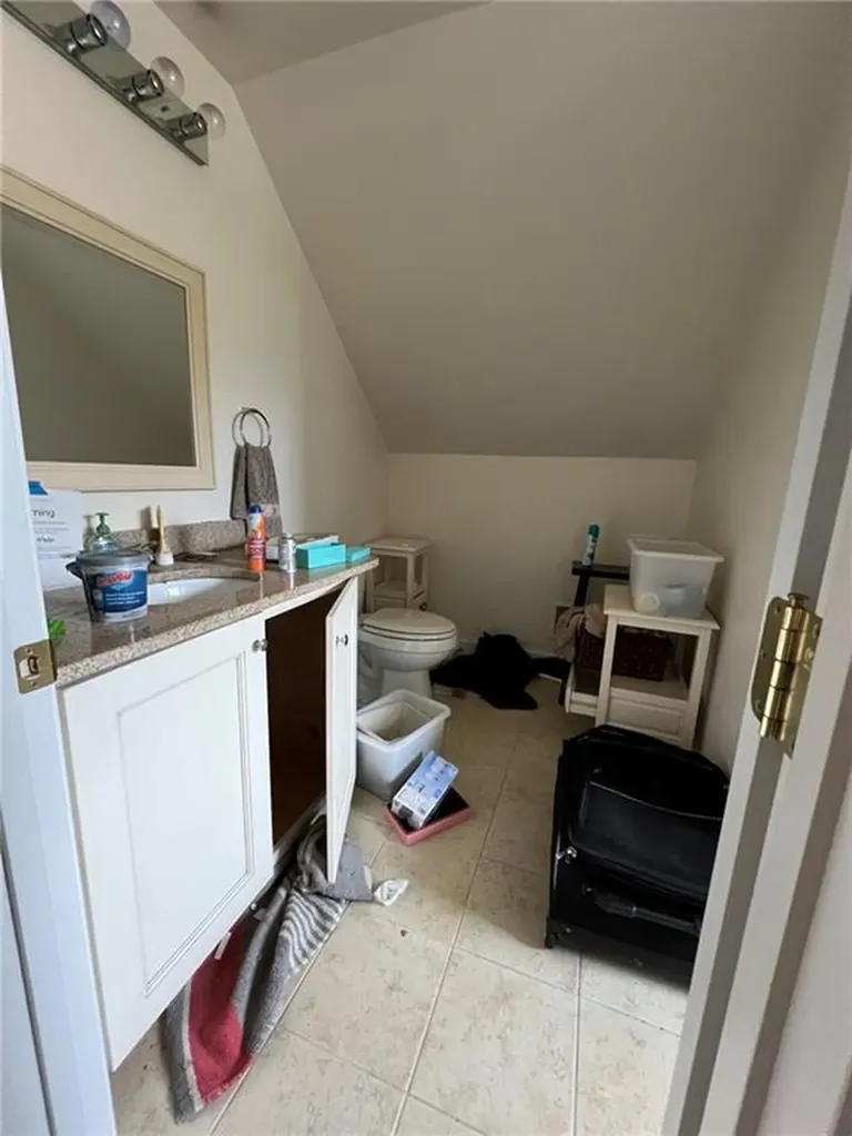 140 Lake View Road Cranston RI 02920