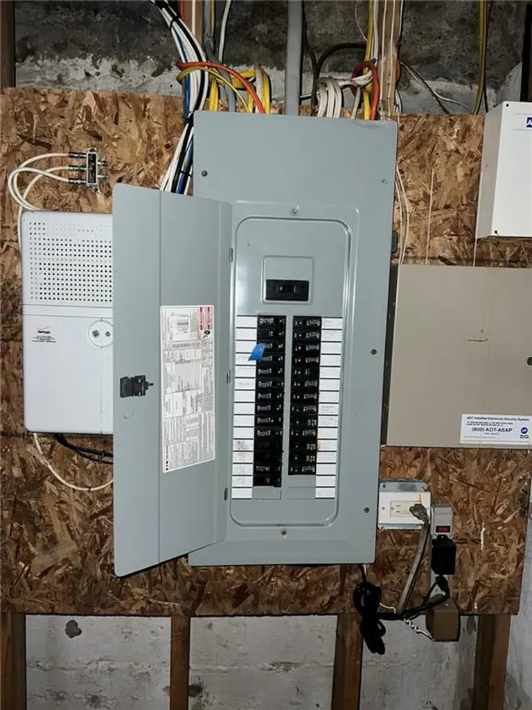 140 Lake View Road Cranston RI 02920