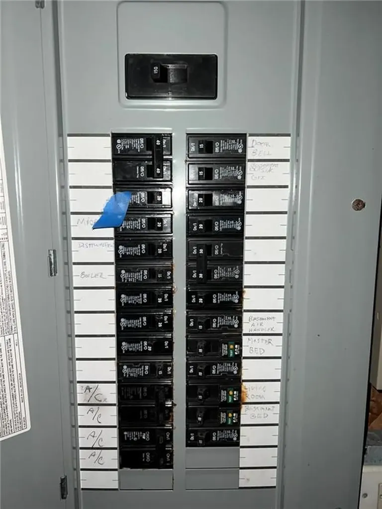 140 Lake View Road Cranston RI 02920