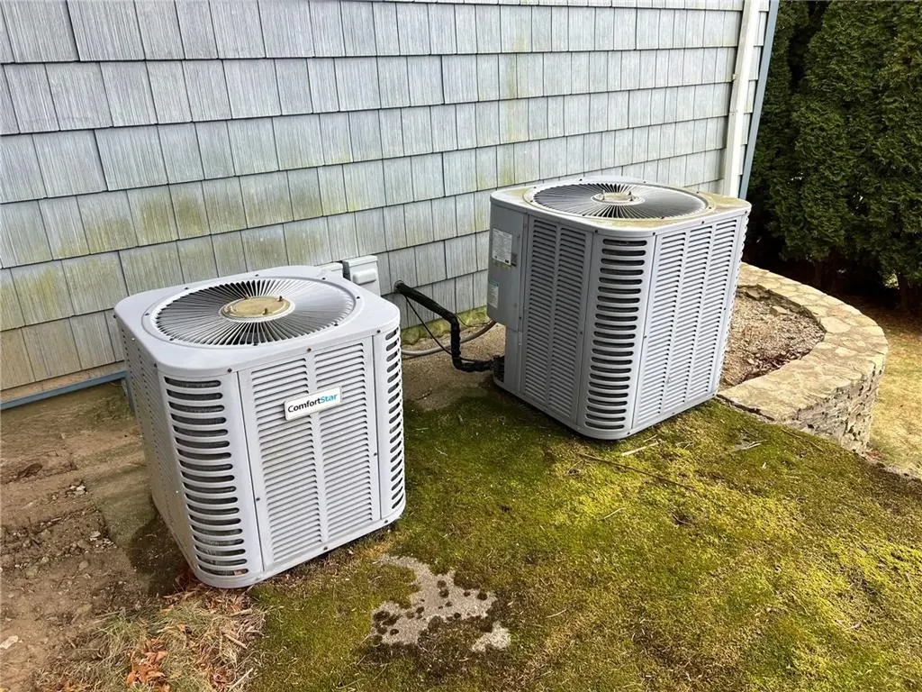 140 Lake View Road Cranston RI 02920