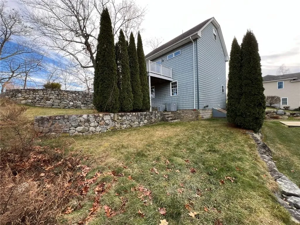 140 Lake View Road Cranston RI 02920