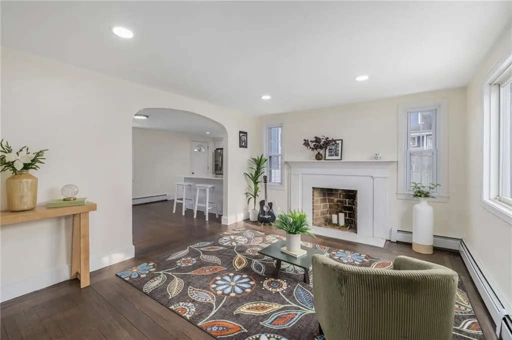 33 Moorland Avenue Providence RI 02908