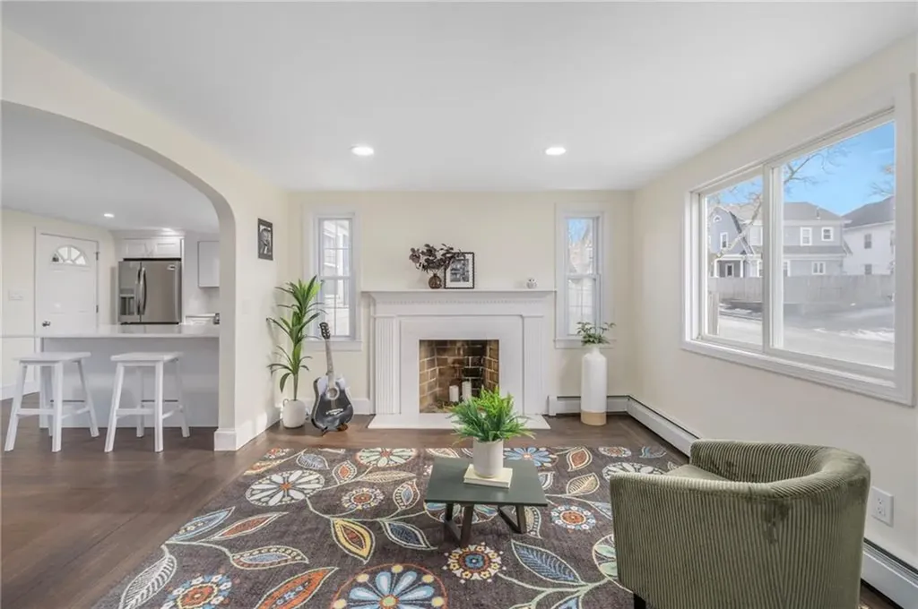 33 Moorland Avenue Providence RI 02908