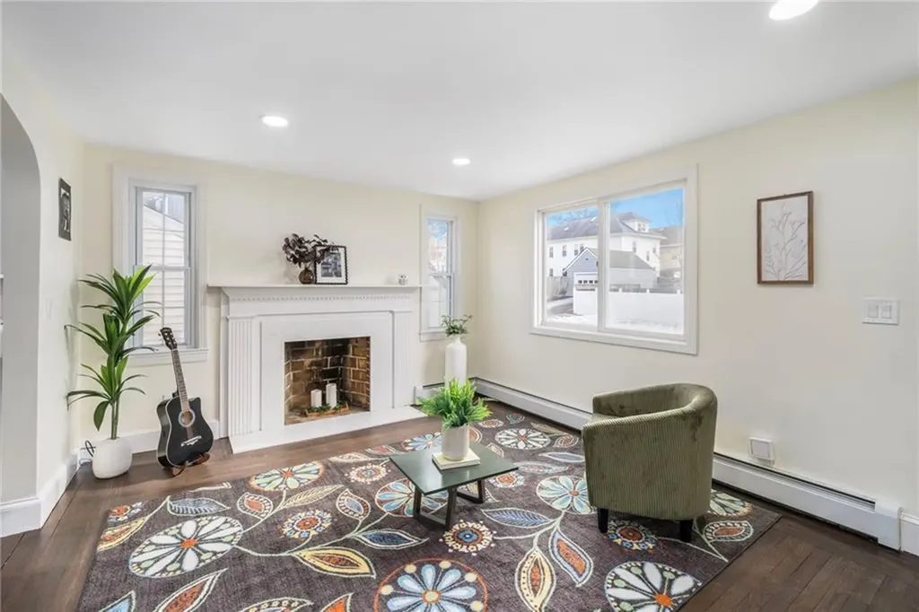 33 Moorland Avenue Providence RI 02908